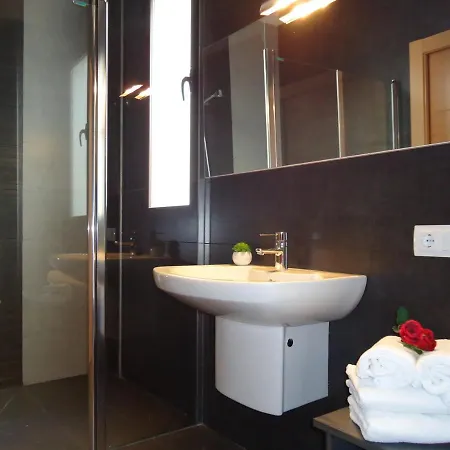Apartamento Turísticos Mauror Granada