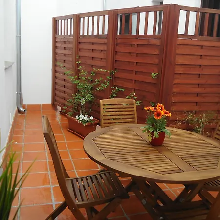 아파르타멘토스 투리스티코스 마우로르 그라나다