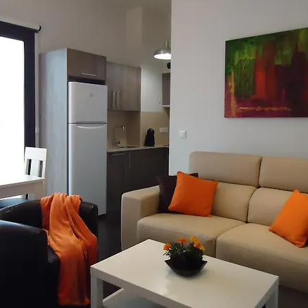 아파르타멘토스 투리스티코스 마우로르 *